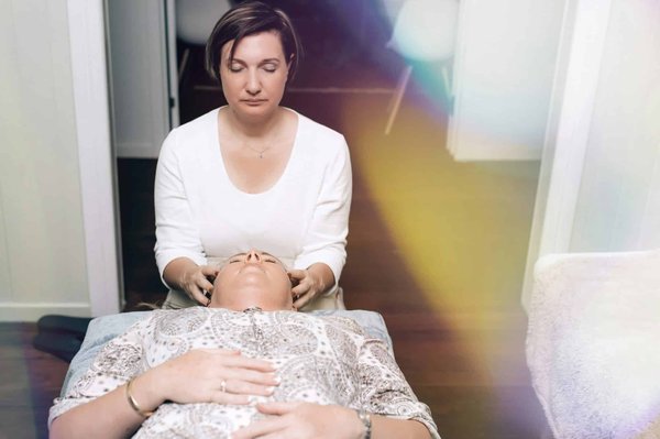 Formation certifiante pour devenir magnétiseur à Nantes : apprenez à soulager les maux par l'énergie