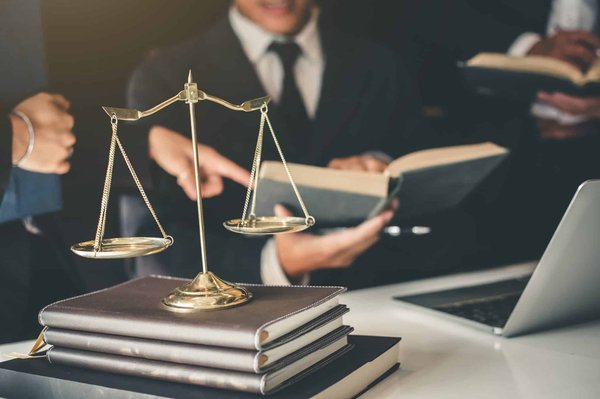 Trouvez un avocat: devis rapides et gratuits